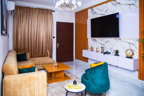 Communal lounge/ TV room, TV and multimedia, Living room, Seating area, Evening entertainment