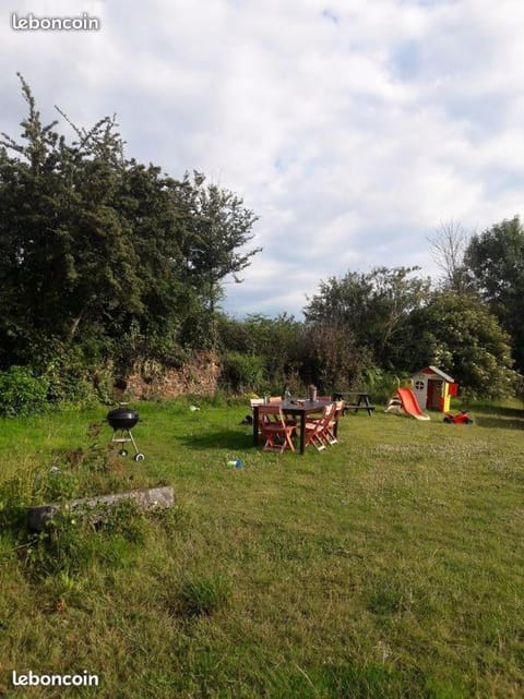 Gîte dans un écrin de verdure 3 mn mer House in Étables-sur-Mer