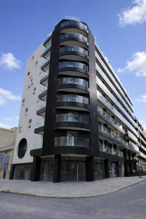 Property building, Facade/entrance