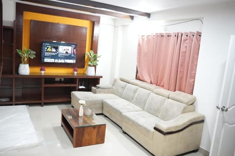 Communal lounge/ TV room, TV and multimedia, Living room