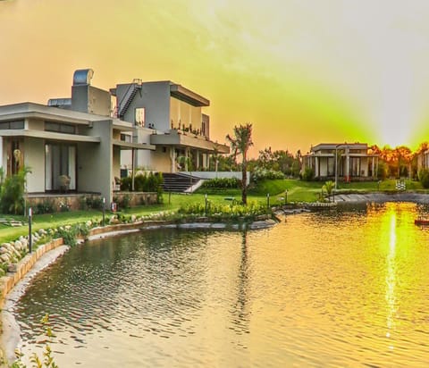 Property building, Garden, Garden view, Lake view, Sunset