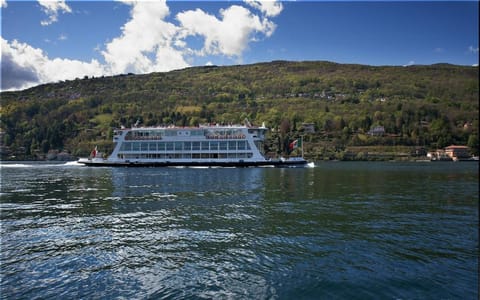 Nearby landmark, Natural landscape