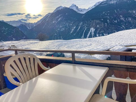 Facade/entrance, Mountain view