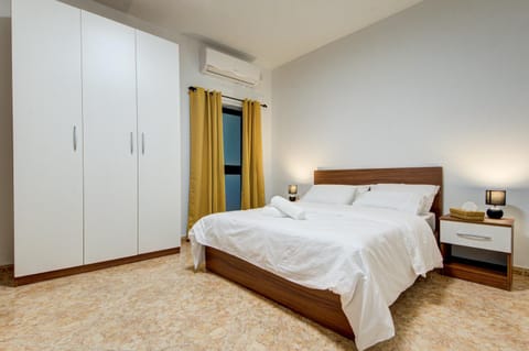 Bright & Spacious Beachside Apartment by SF Homes Apartment in Marsaskala