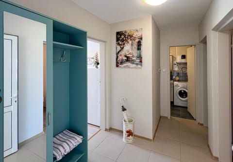 towels, wardrobe, washing machine