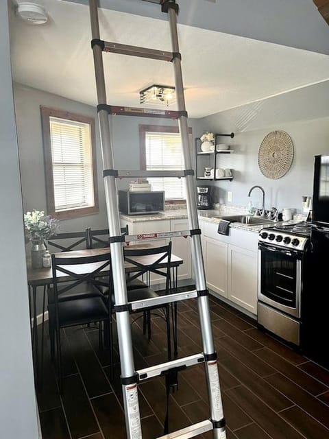 Serene Loft Cabin with Outdoor Grill and Fire Pit in Creal Springs, Illinois Cabin in Lake of Egypt