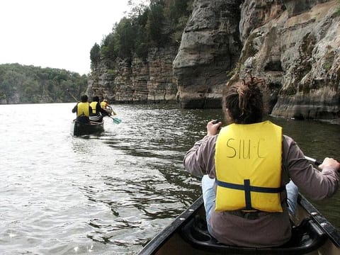 Stunning Cabin with Spa Perfect for Outdoor Sports in Carbondale, Illinois Cabin in Makanda Township