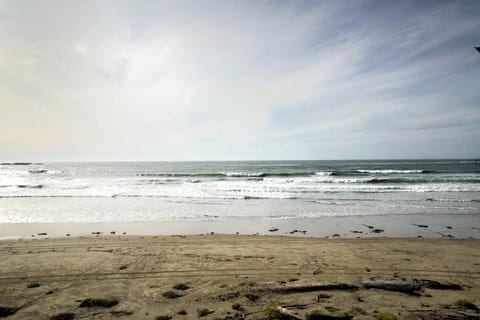 Wonderful A frame Nestled Amidst Trees in Otter Rock, Oregon Chalet in Otter Rock