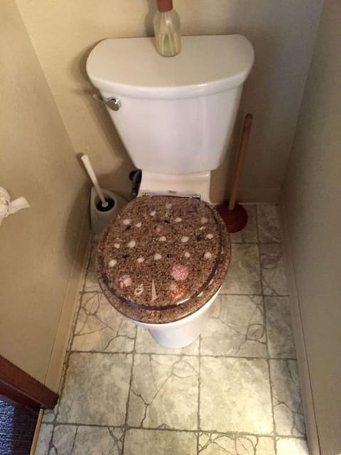 Charming A Frame Nestled Amidst Trees in Otter Rock, Oregon Chalet in Otter Rock