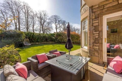 Amulree, Edinburgh City Villa in Edinburgh