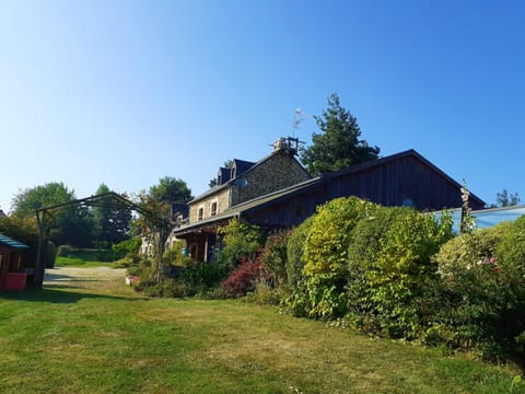 La Julerie, 4 Gîtes en Campagne avec Piscine House in Brittany
