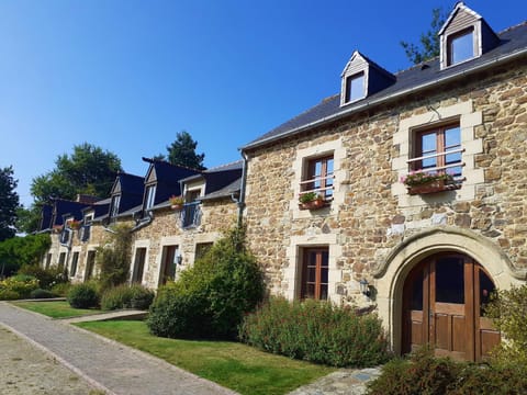 La Julerie, 4 Gîtes en Campagne avec Piscine House in Brittany