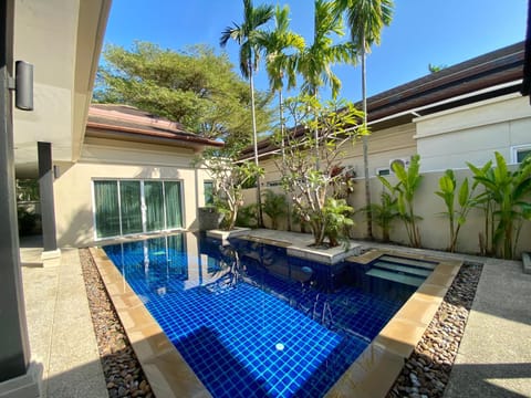 Pool view, Swimming pool