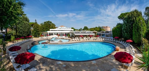 Restaurant/places to eat, Garden view, Pool view, Swimming pool, Swimming pool