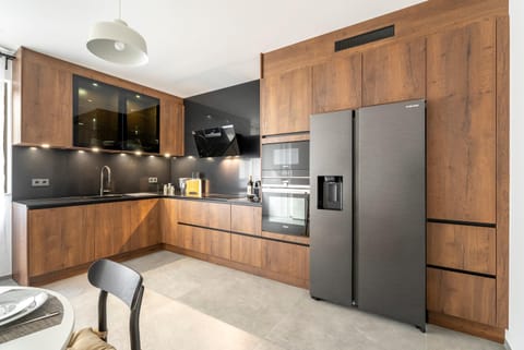 Coffee/tea facilities, Kitchen or kitchenette, oven