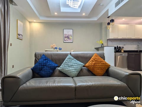 Kitchen or kitchenette, Living room, Seating area, stove