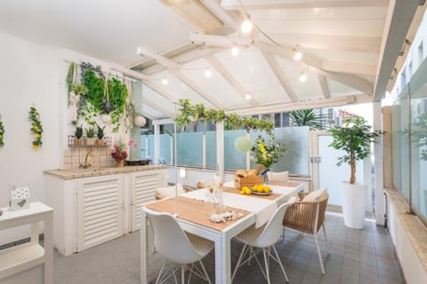 Patio, Kitchen or kitchenette