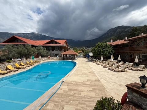 Property building, Swimming pool