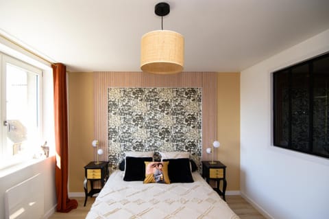 Bed, Photo of the whole room, Bedroom