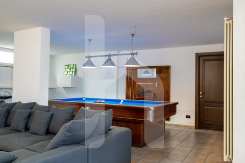 Billiard, Living room