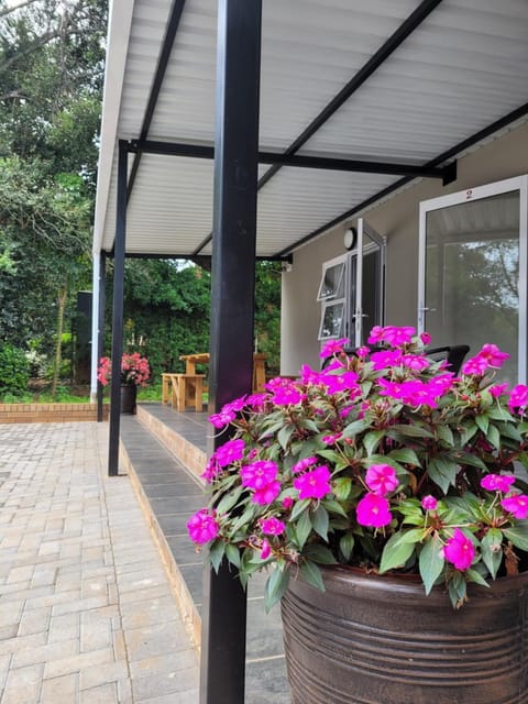 Property building, Spring, Day, Garden, Garden view