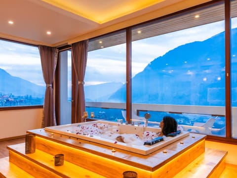 Natural landscape, Hot Tub, Mountain view
