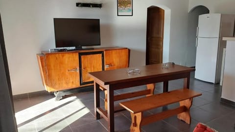 TV and multimedia, Kitchen or kitchenette, Living room, Dining area, oven