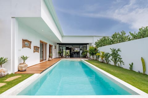 Property building, Garden view, Swimming pool
