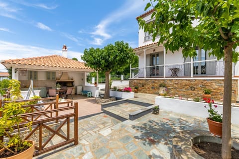 Property building, Patio, Garden, Garden view
