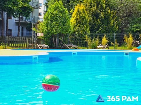 Day, Natural landscape, Swimming pool, sunbed