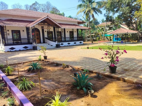 Property building, Garden