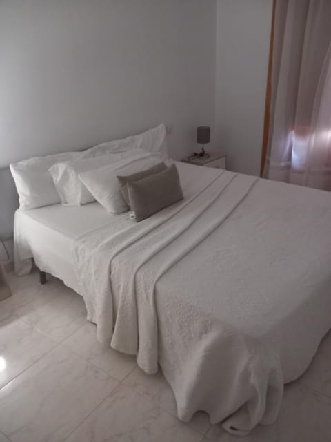 habitacion compartida con anfitrión Vacation rental in Gandia
