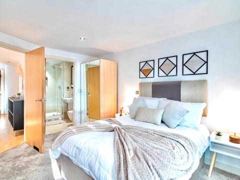 Bed, Bathroom, Bedroom, wardrobe