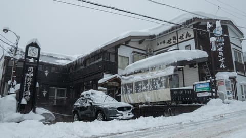 Property building, Winter