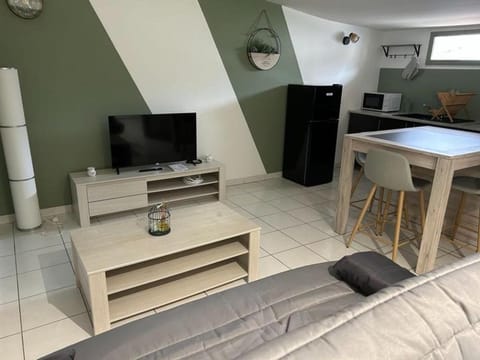 TV and multimedia, Kitchen or kitchenette, Living room, Dining area