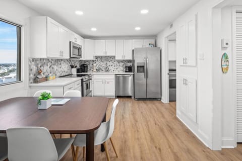 Pinnacle Port Penthouse 15 House in Sunnyside