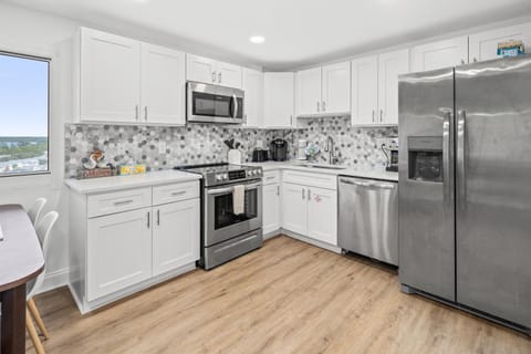 Pinnacle Port Penthouse 15 House in Sunnyside