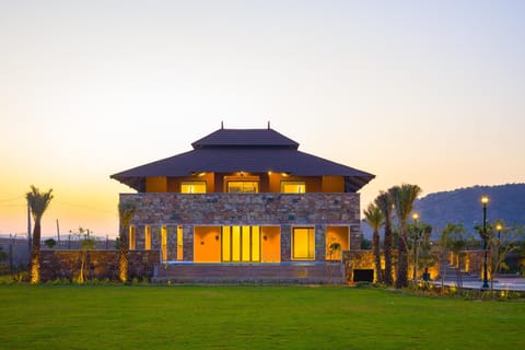 Property building, Facade/entrance