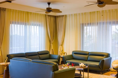 ELIVAAS The Kanota Retreat 4 BHK Villa Near Kanota Dam With Pvt Pool & Hill Views Villa in Jaipur