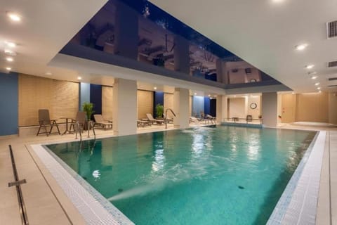 Swimming pool, Swimming pool