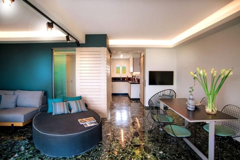 Vouliagmeni Kavouri Beachfront Apartment Apartment in Vouliagmeni