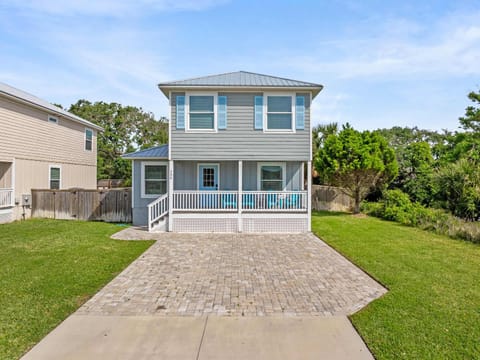 Sunshine Lane l Heated Pool l Walk to Beach House in Vilano Beach