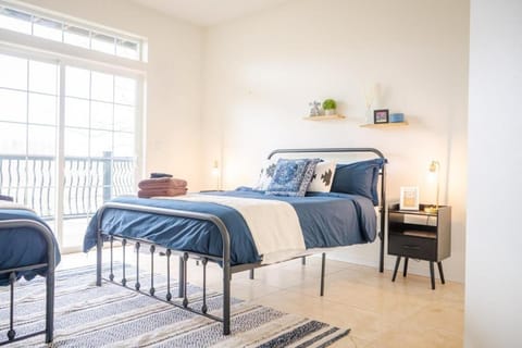 Villa with Hot Tub, Firepit and Game room House in McMinnville