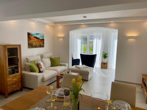 Living room, Seating area, Dining area