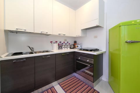 Kitchen or kitchenette, pet friendly, stove