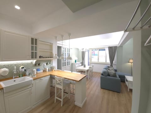 group of guests, Family, kitchen