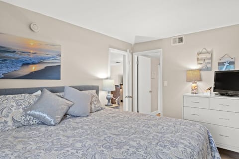 Pinnacle Port C1-602 House in Sunnyside