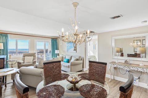 Pinnacle Port C1-602 House in Sunnyside