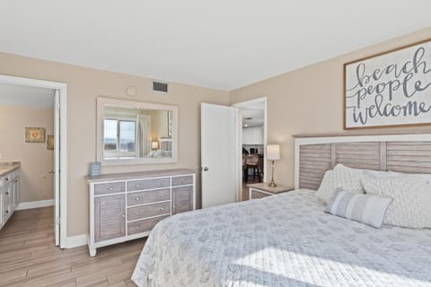 Pinnacle Port C1-602 House in Sunnyside