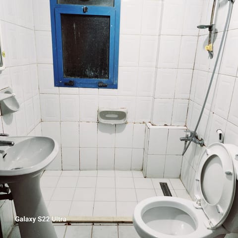 Hall Sharing Men Bed space Apartment in Dubai